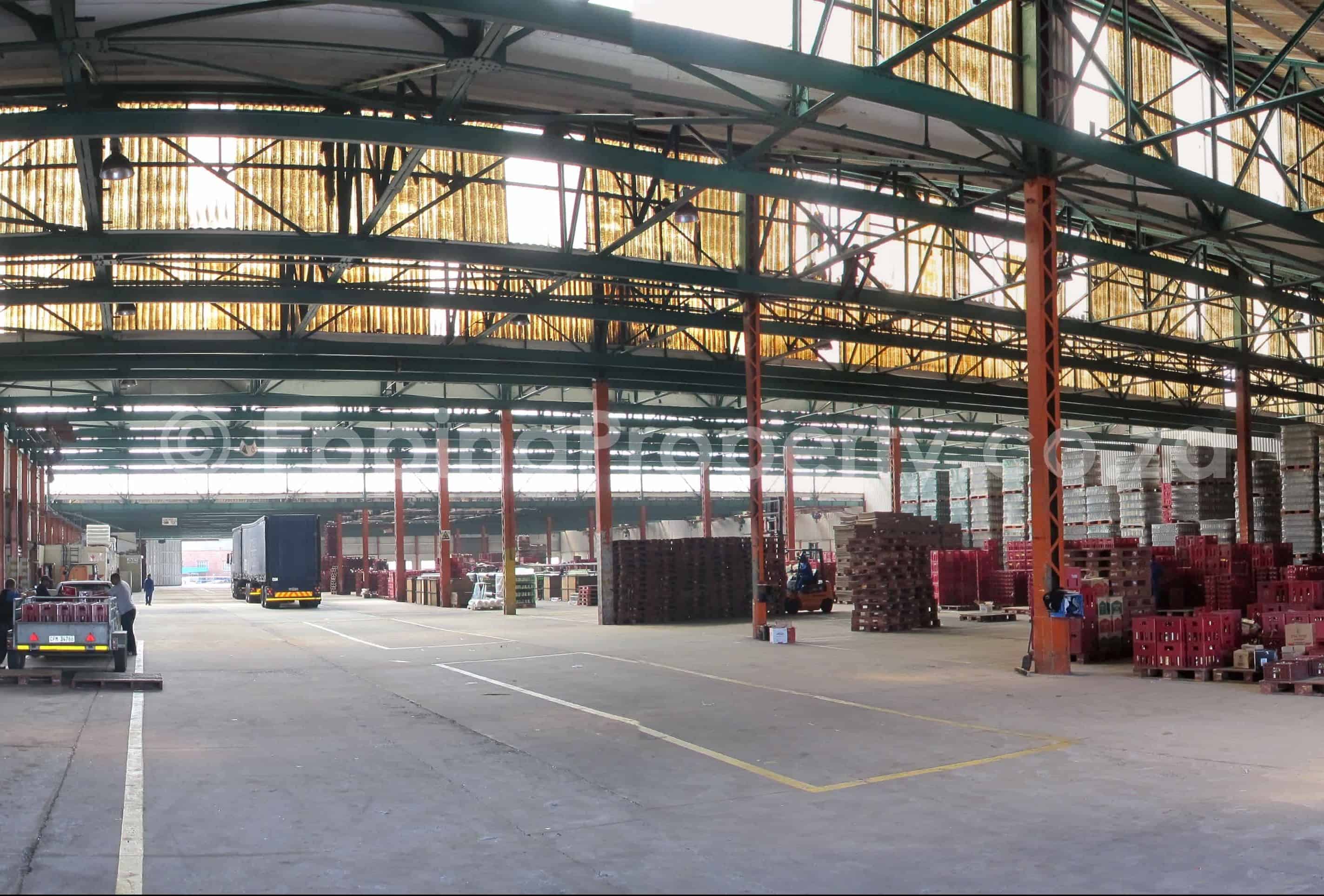 Warehouse to rent close to Epping Avenue