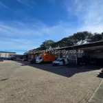 Property with large yard to let in Epping