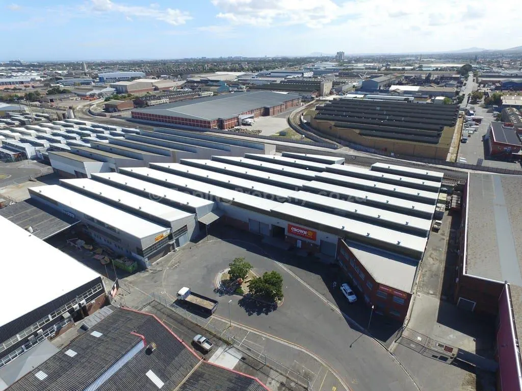 Warehousing with large Power Supply