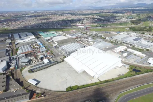 Logistics Warehouse To Let in Cape Town