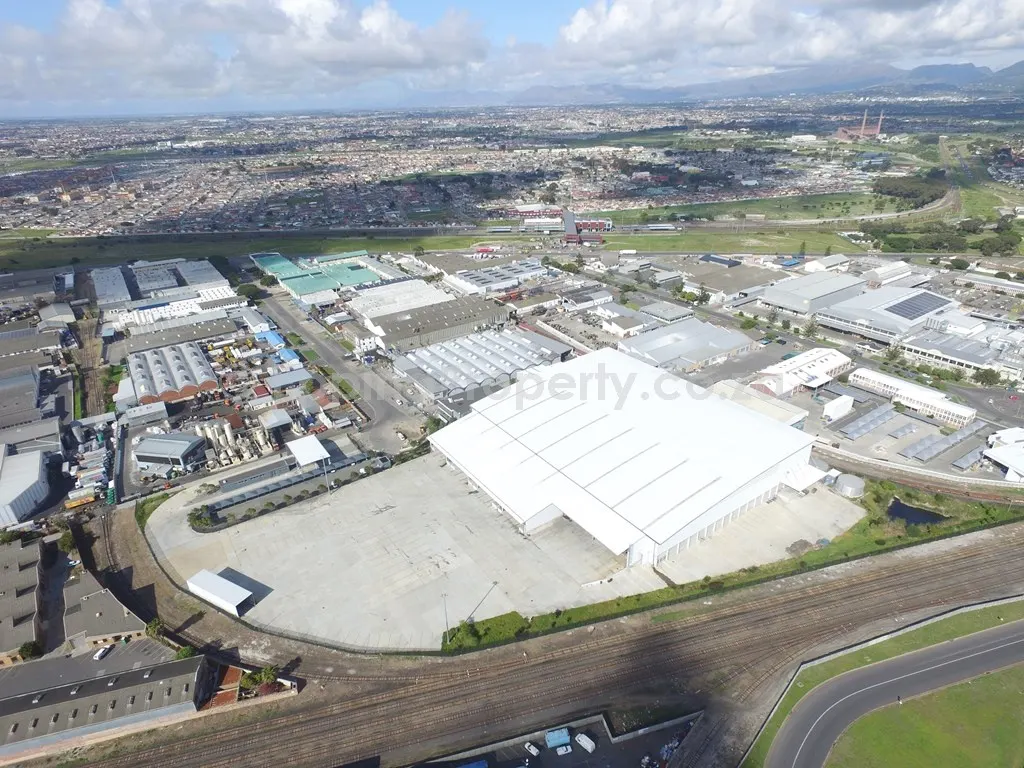 Logistics Warehouse To Let in Cape Town