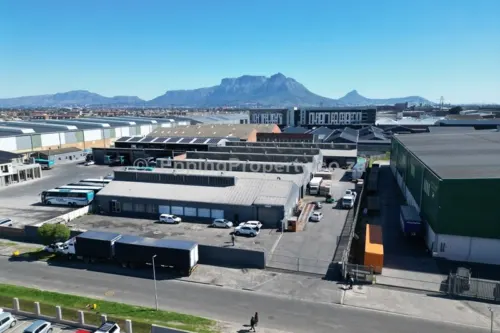 Warehouse to rent in Epping Industria