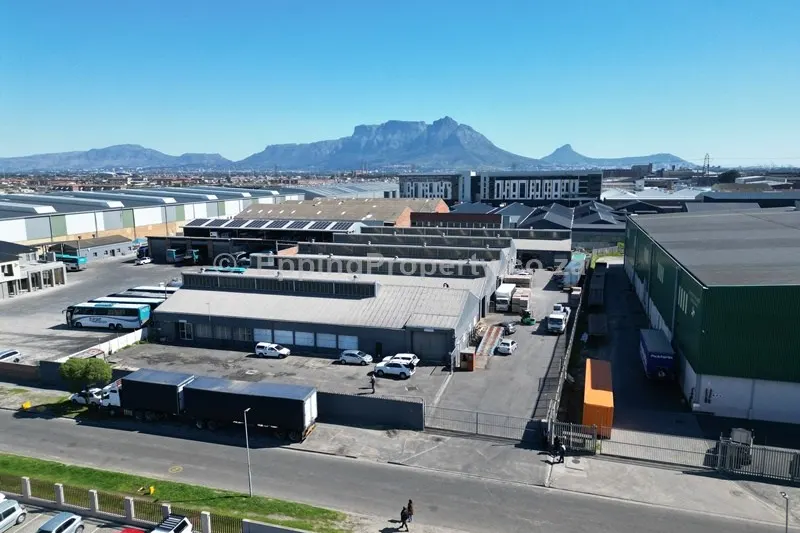 Warehouse to rent in Epping Industria