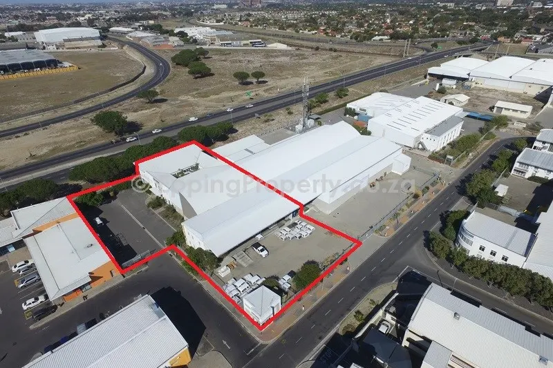 Warehouse to Rent in Thornton – close to Epping Industria