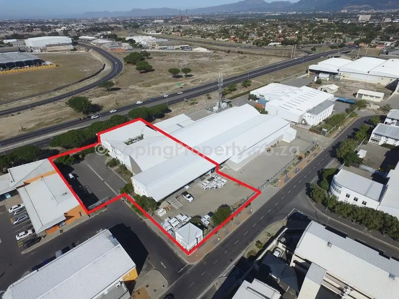 Warehouse to Rent in Thornton