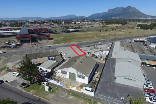 Shop to Rent in Epping Industrial