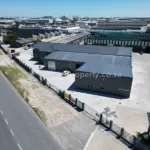 Factory to rent in Epping Industria