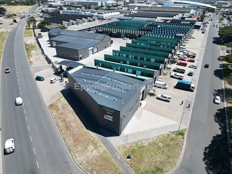 Factory to rent in Epping Industria