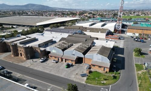 Factory to let at Western Province Park Epping