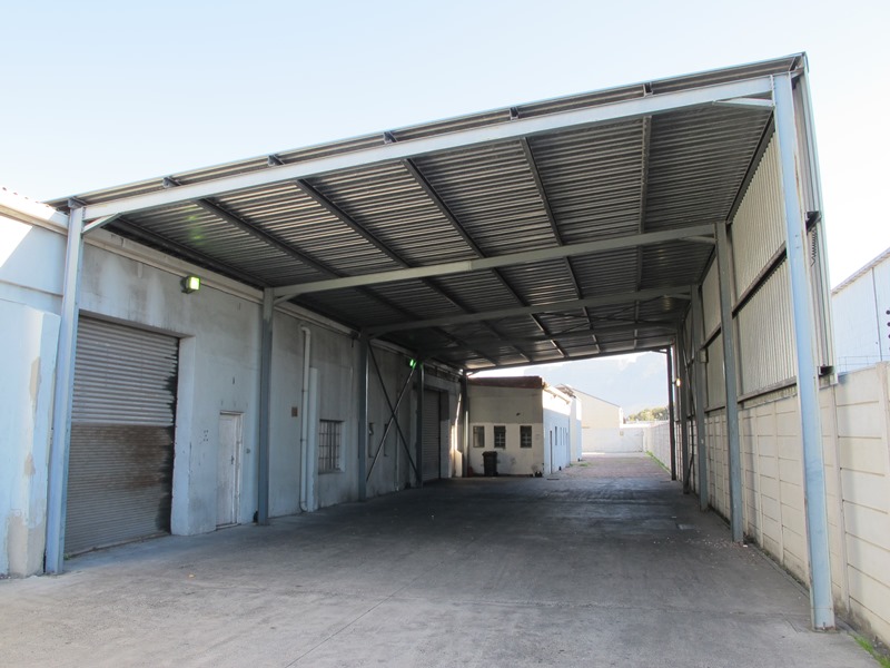 Benefits of covered loading for a warehouse