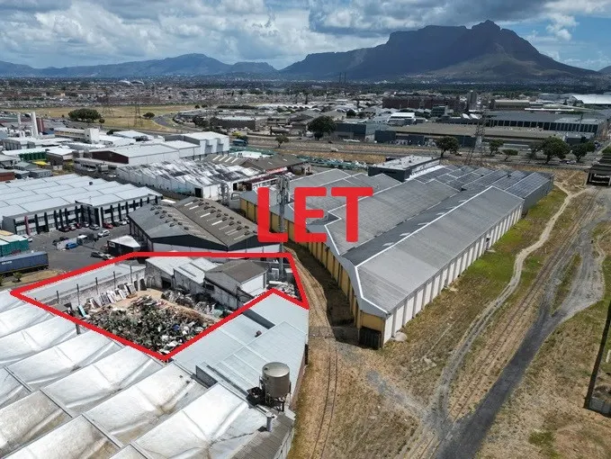 Industrial Property with Yard to Rent Epping