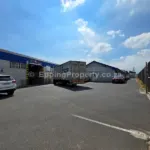 Warehouse to rent in Epping