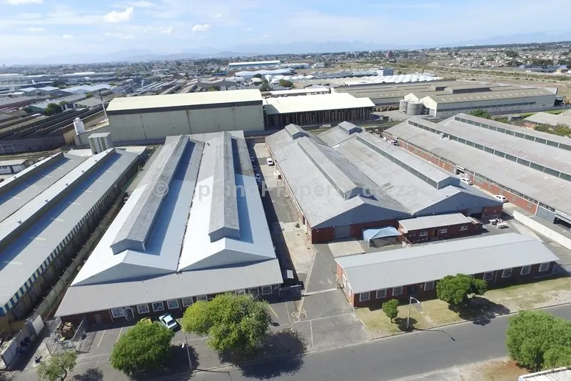 Factory for Rent in Epping Industria