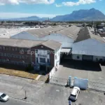 High Warehouse to Let in Epping Industria
