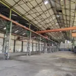 High Warehouse to Let in Epping Industria