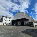 High Warehouse to Let in Epping Industria
