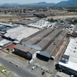 High Warehouse to Let in Epping Industria