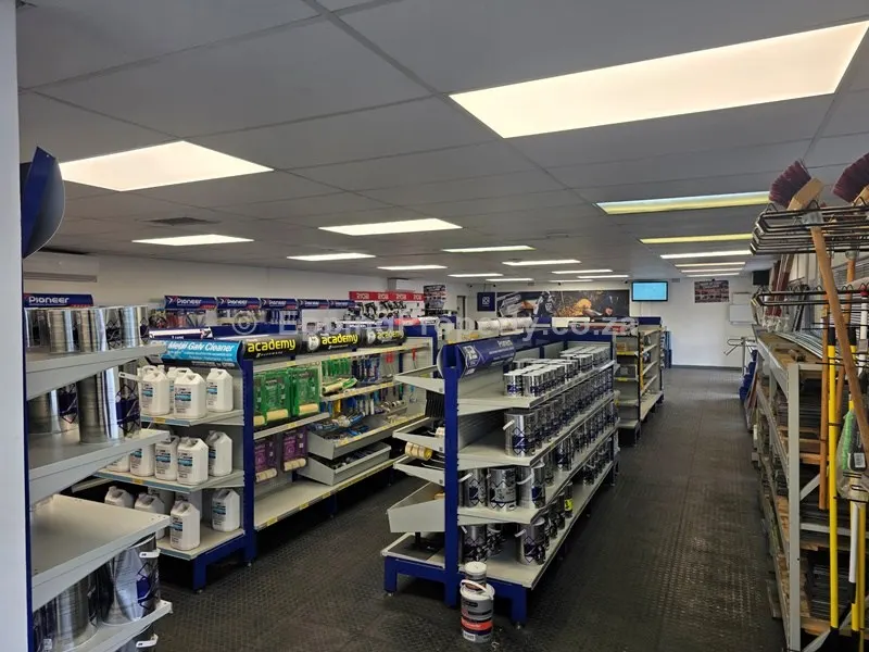 Industrial Property with Yard to Rent in Epping